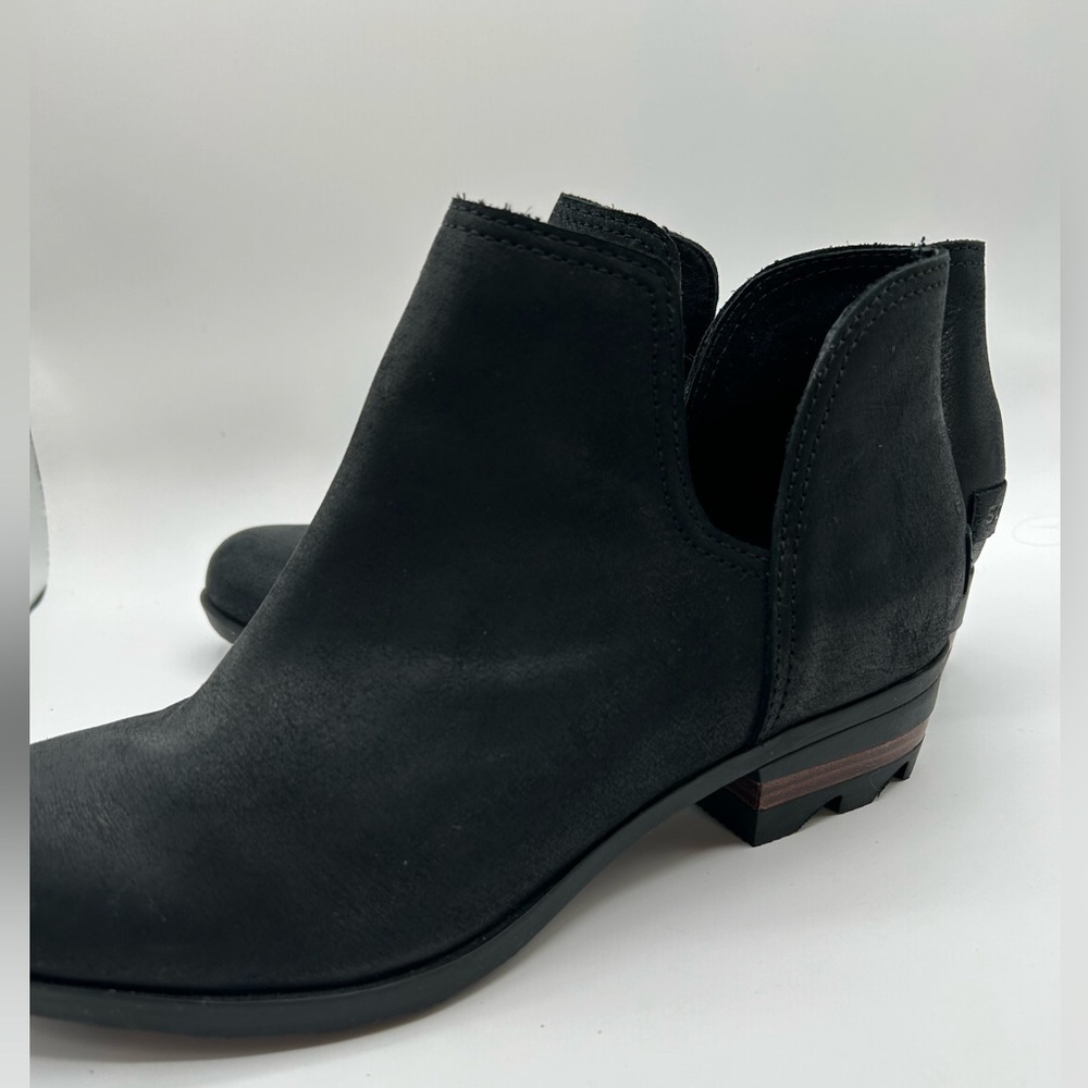 Sorel  Lola  Boot Size 8.5 suede / Leather Rain Bootie Cutouts Chealse boot - Picture 6 of 8